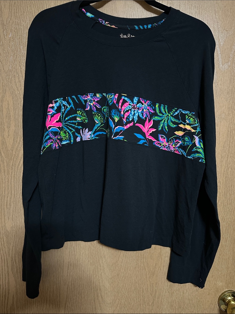 Lilly Pulitzer chapman black onyx paradise glow tee